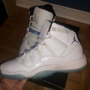 Jordan legend blue 11